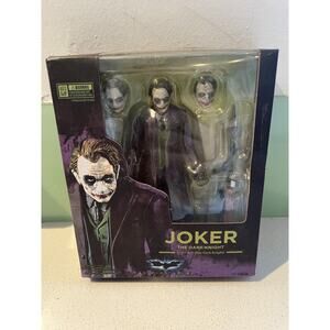 Batman The Dark Knight JOKER by Bandai S.H. Figuarts NEW!